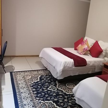 Royal Lodge Witbank Exterior photo